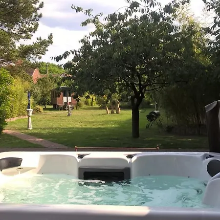 Le Fond De La Biche Bed & Breakfast *