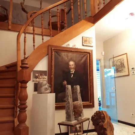 Le Fond De La Biche