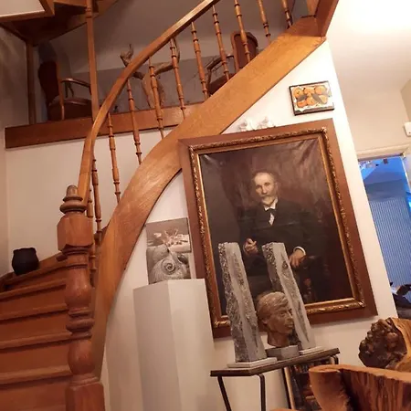 Le Fond De La Biche * Goutroux